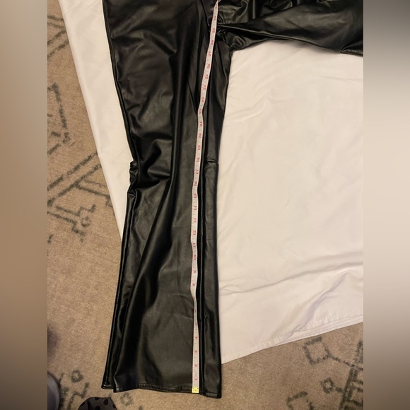 Vince Camuto size medium black faux leather flared leg strech pants - Picture 12 of 13